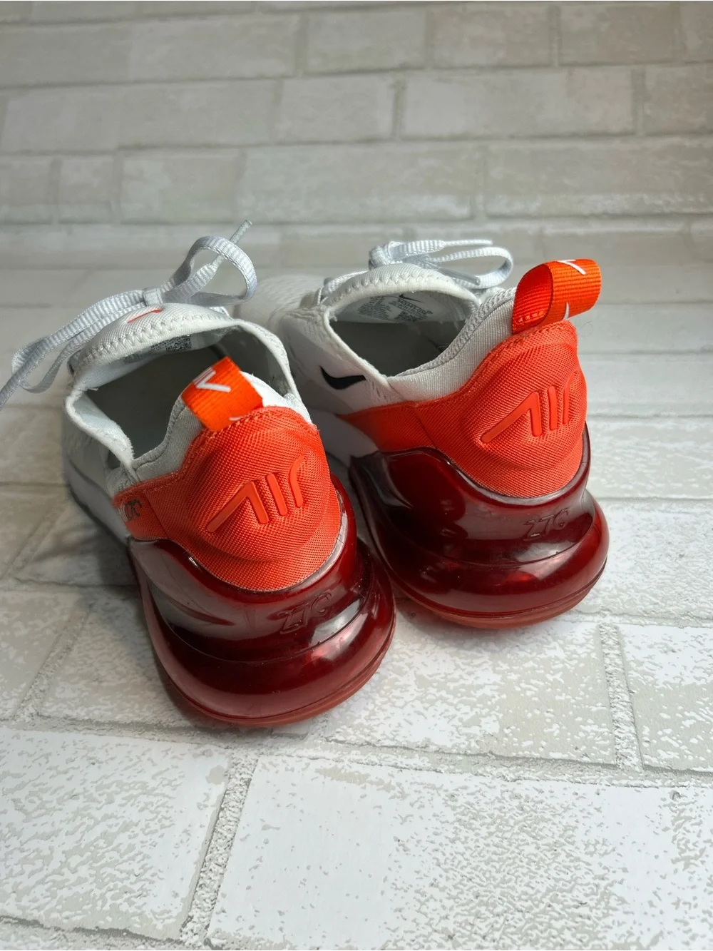 Nike Air Max 270 White with Red Accents Sneakers Y7 Woman’s 8.5